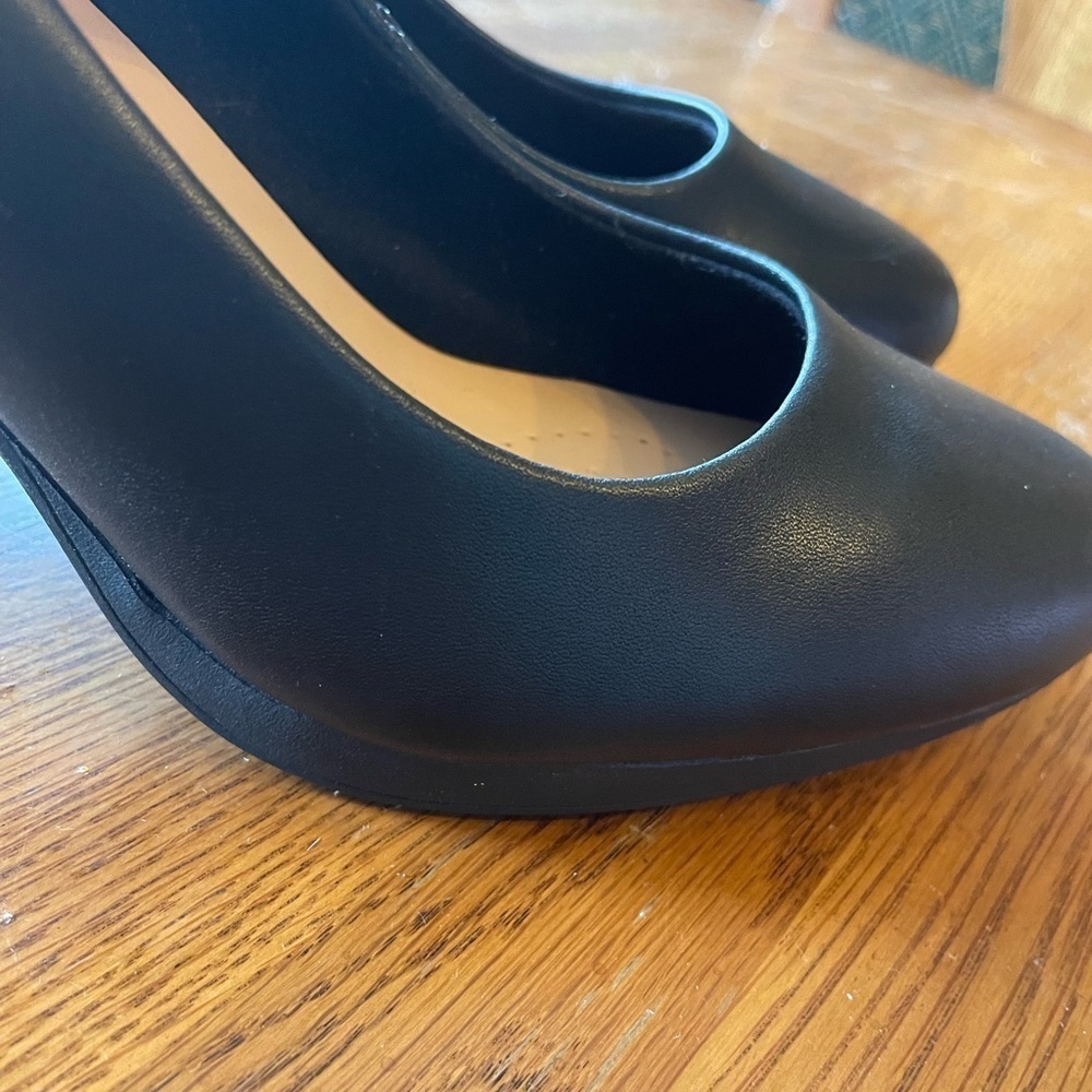 Clarks Black High Heel Pumps - Picture 8 of 10
